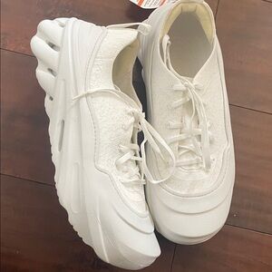 CROCS Classic White Sneakers